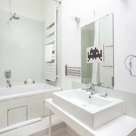 Rue Des Saules Townhouse By Onefinestay Апартаменты Париж