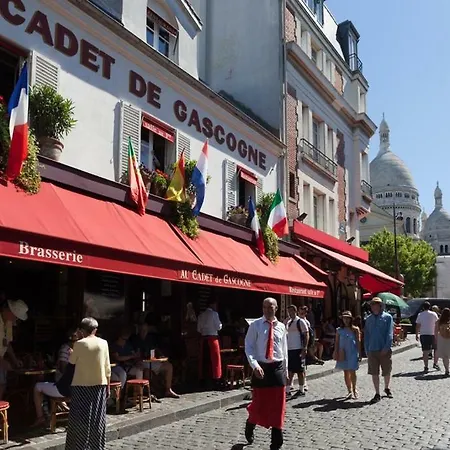 Rue Des Saules Townhouse By Onefinestay