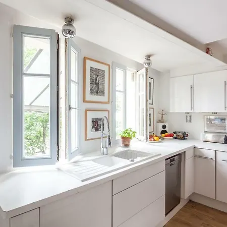 Rue Des Saules Townhouse By Onefinestay *